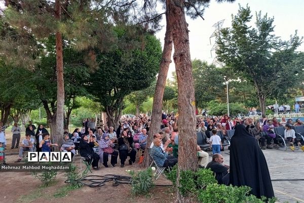 جشن بزرگ دورهمی یاد ایام سالمندان واقع در پارک پیروزی منطقه ۱۳ تهران