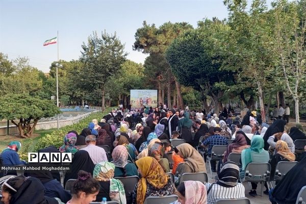 جشن بزرگ دورهمی یاد ایام سالمندان واقع در پارک پیروزی منطقه ۱۳ تهران