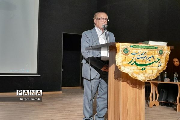 آیین تجلیل از نویسندگان و گرامیداشت روز قلم  در شهرستان ملارد