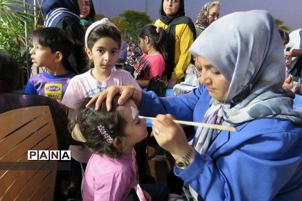 برگزاری جشن دهه ولایت در بوستان زیتون شهر قیامدشت