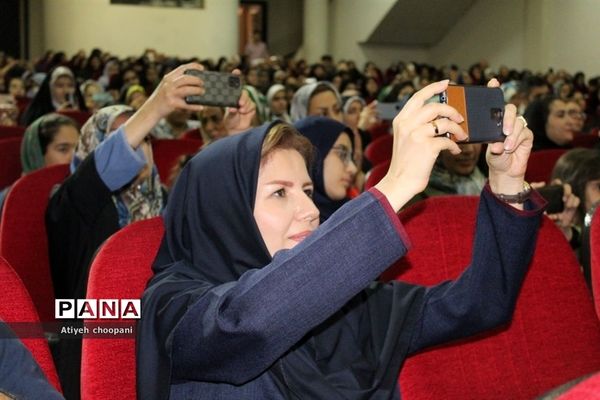 مراسم تجلیل از برگزیدگان چهل و یکمین دوره مسابقات فرهنگی و هنری دانش‌آموزان شهر تهران