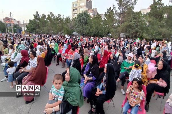 شب دوم نمایشگاه  عید غدیر در شهرستان رباط‌کریم