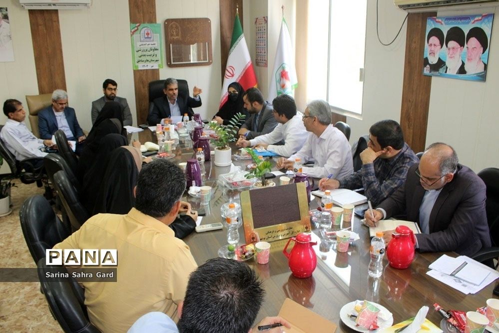 جلسه هم اندیشی معاونان پرورشی و تربیت‌بدنی شهرستان‌ها و مناطق آموزش و پرورش استان بوشهر