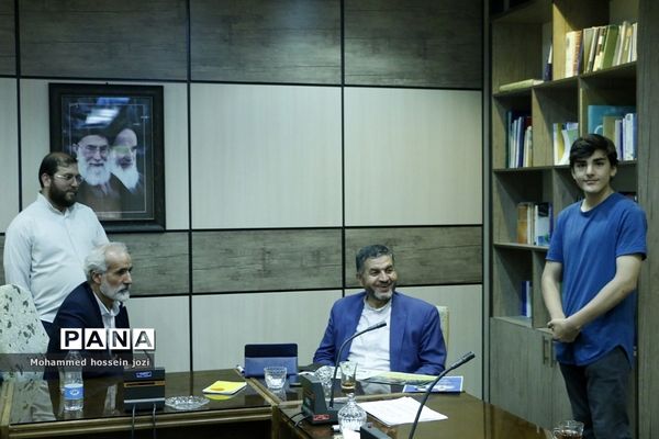 بازدید معاون استاندار قم از گروه‌های جهادی دانش‌آموزی