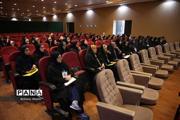 جلسه توجیهی یازدهمین دوره مجلس دانش‌آموزی در اردوگاه شهید‌باهنر