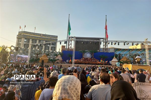 حضور پرشور مردم در راهپیمایی ۱۰ کیلومتری عید غدیر