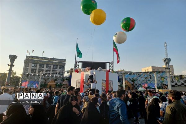 حضور پرشور مردم در راهپیمایی ۱۰ کیلومتری عید غدیر