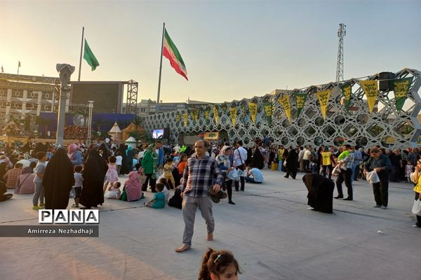 حضور پرشور مردم در راهپیمایی ۱۰ کیلومتری عید غدیر