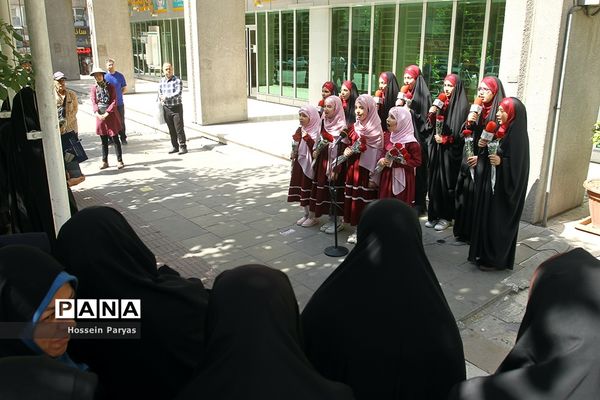 اجرای گروه سرود دانش‌آموزی خواهران «نغمه سپیدار» به مناسبت گرامیداشت روز عفاف و حجاب