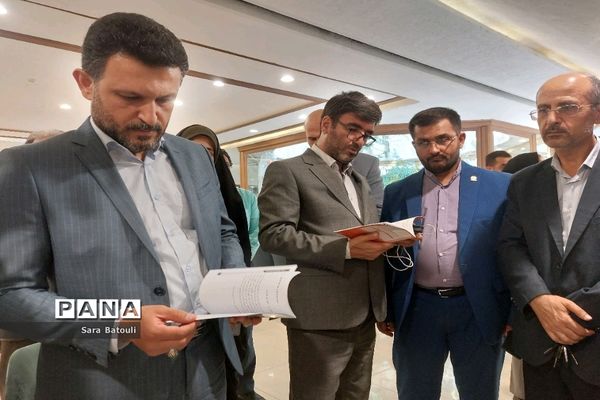 جشن کتابانه در کافه گالری برج آزادی