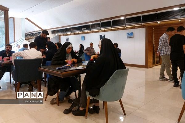جشن کتابانه در کافه گالری برج آزادی