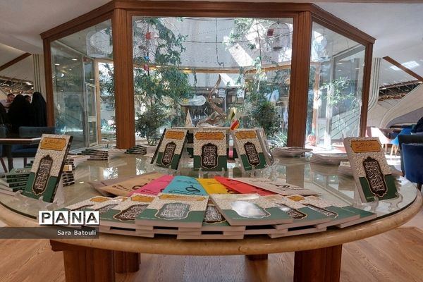 جشن کتابانه در کافه گالری برج آزادی