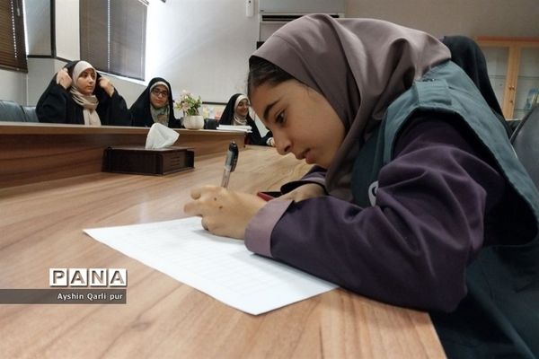 نشست هیات اندیشه‌ورز دانش‌آموزی سازمان دانش‌آموزی استان فارس