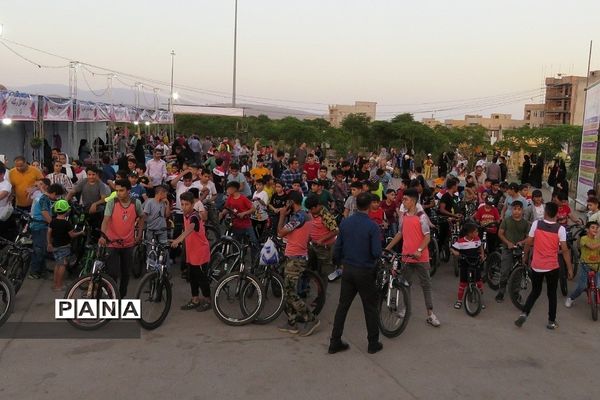 برگزاری همایش دوچرخه‌سواری در بوستان زیتون شهر قیامدشت