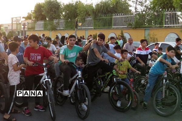برگزاری همایش دوچرخه‌سواری در بوستان زیتون شهر قیامدشت