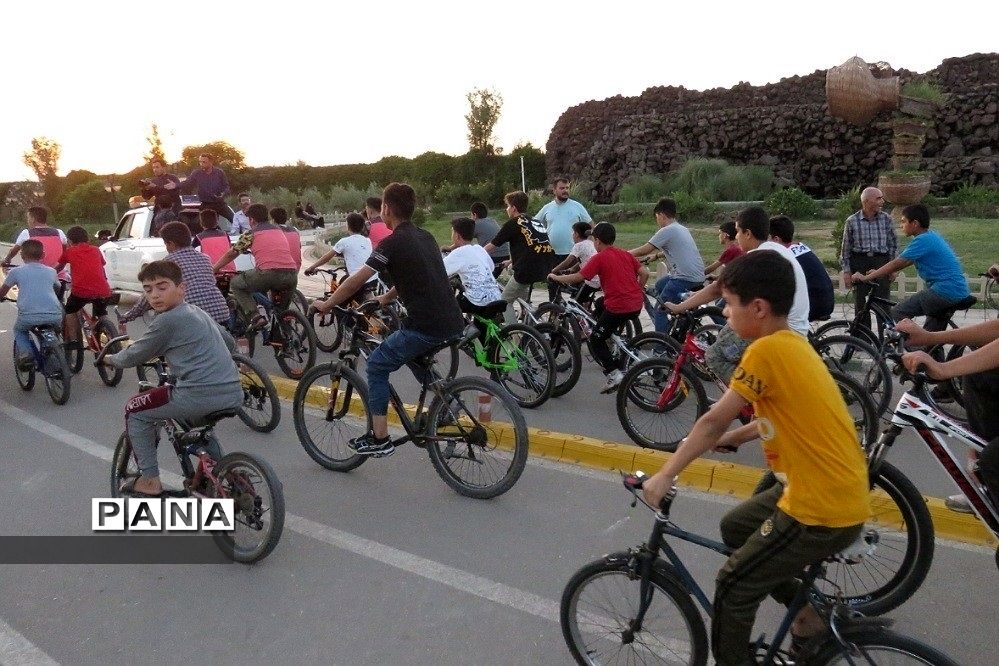 برگزاری همایش دوچرخه‌سواری در بوستان زیتون شهر قیامدشت