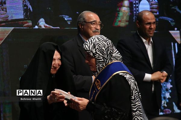همایش ملی تکریم خیرین مدرسه‌ساز