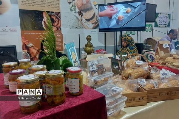 بازدید وزیر آموزش و پرورش از غرفههای آموزش و پرورش فارس در نمایشگاه الفتا