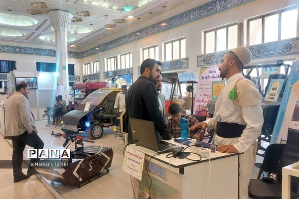 بازدید وزیر آموزش و پرورش از غرفههای آموزش و پرورش فارس در نمایشگاه الفتا