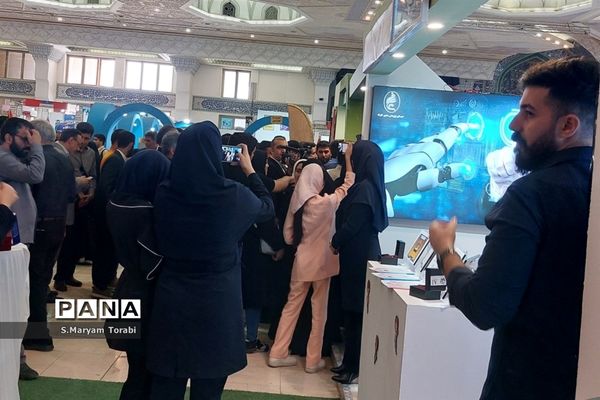 بازدید وزیر آموزش و پرورش از غرفههای آموزش و پرورش فارس در نمایشگاه الفتا