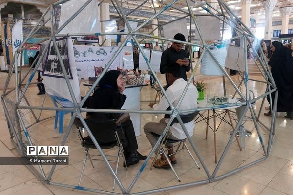 بازدید وزیر آموزش و پرورش از غرفههای آموزش و پرورش فارس در نمایشگاه الفتا