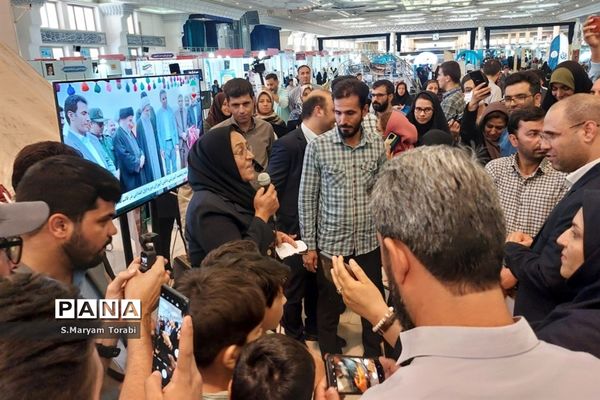 بازدید وزیر آموزش و پرورش از غرفههای آموزش و پرورش فارس در نمایشگاه الفتا