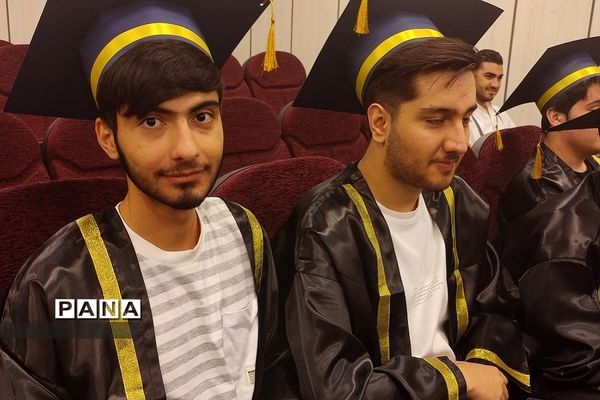 جشن فارغ‌التحصیلی دانش‌آموزان پایه دوازدهم دبیرستان استعدادهای درخشان شهید بهشتی رودهن
