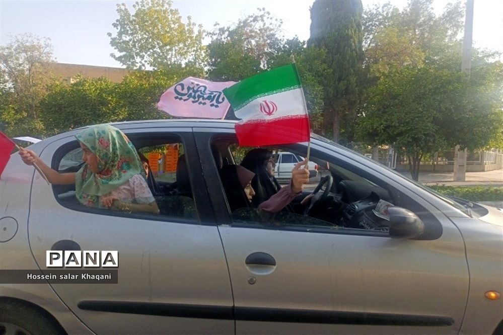 رژه خودرویی مدافعان حیا و خانواده‌های شیرازی در روز حجاب و عفاف در شیراز