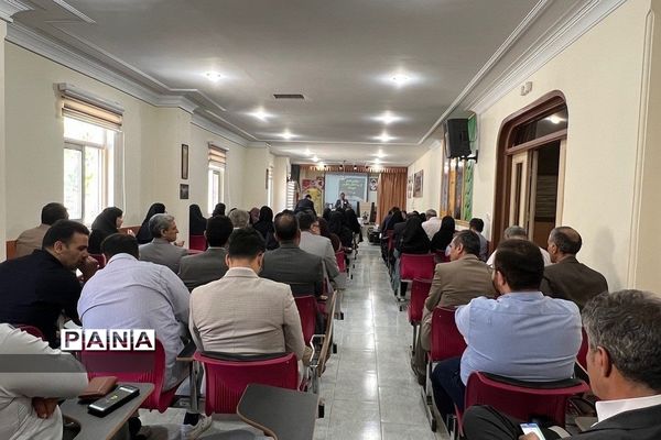 همایش تقدیر از فرهنگیان سرآمد مدارس متوسطه منطقه رودهن