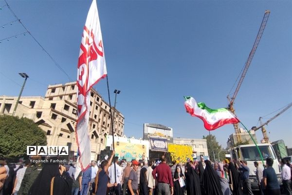 برگزاری اجتماع بزرگ و باشکوه مردمی مدافعان حریم خانواده در میدان بسیج