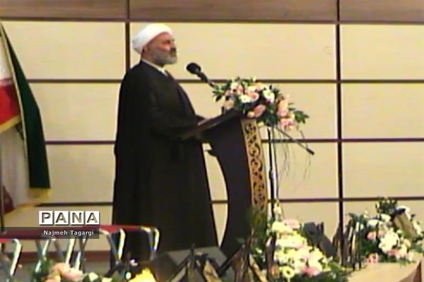 حضور پرشور دانش‌آموزان برگزیده در نهمین دوره جشنواره نوجوان خوارزمی در استان خراسان رضوی