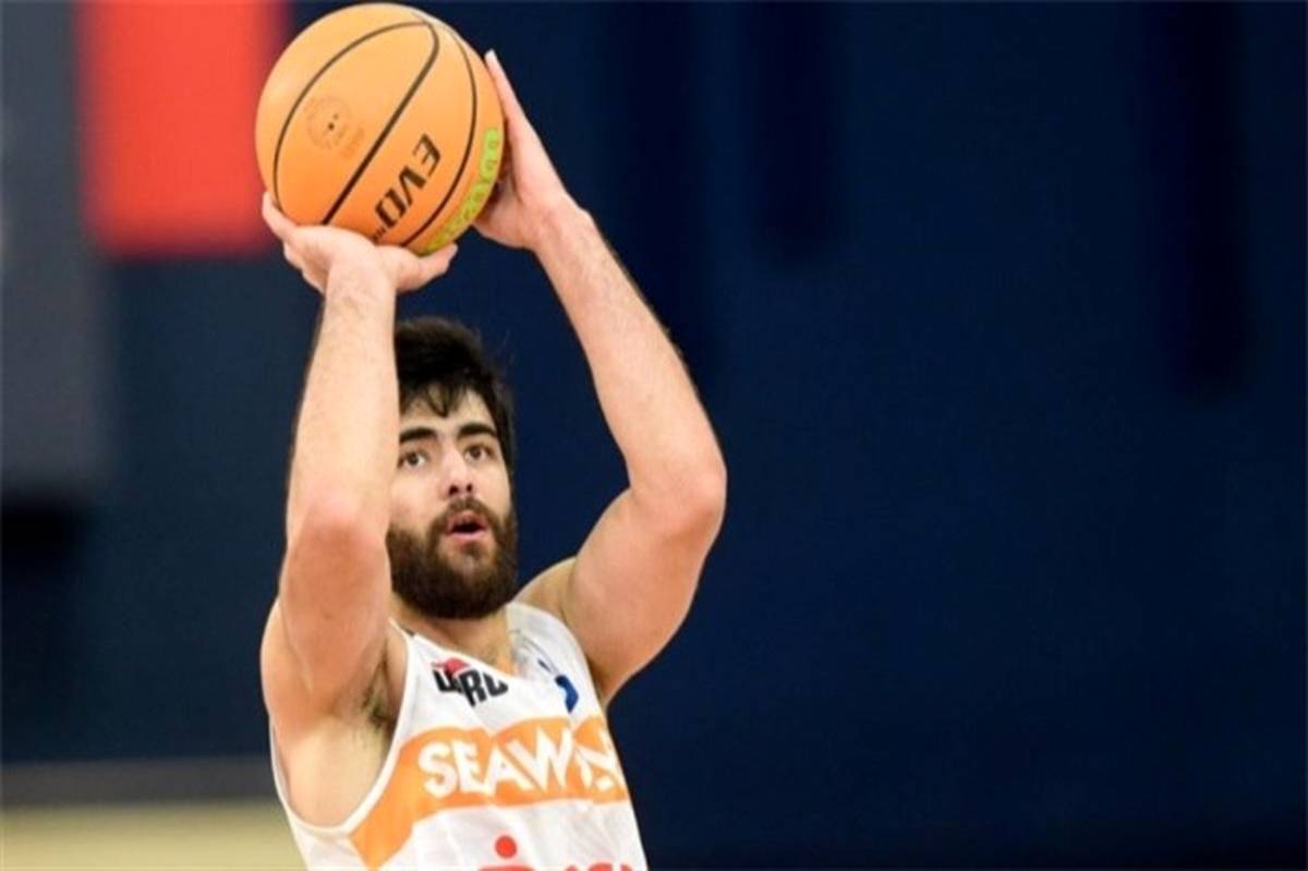 ستاره بسکتبال ایران لژیونر شد