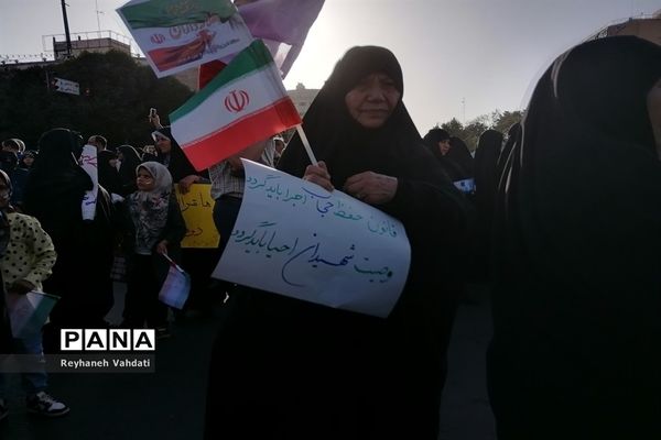 اجتماع بزرگ مردمی مدافعان حریم خانواده در مشهد