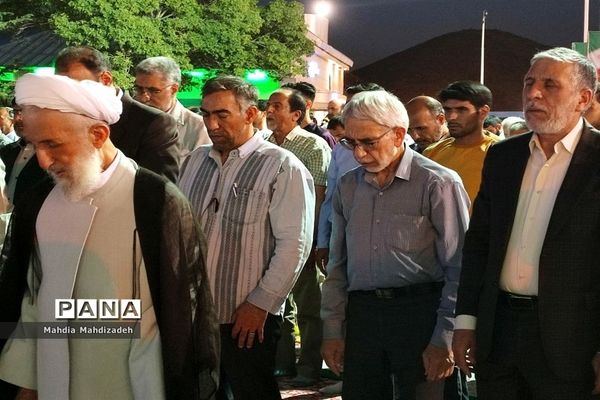 اقامه نماز جماعت مغرب و عشا به امامت رئیس ستاد امر به معروف و نهی از منکر کشور در مشهد