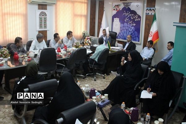 نشست توجیهی تسهیل‌گران آزمون استخدامی آموزش و پرورش استان بوشهر
