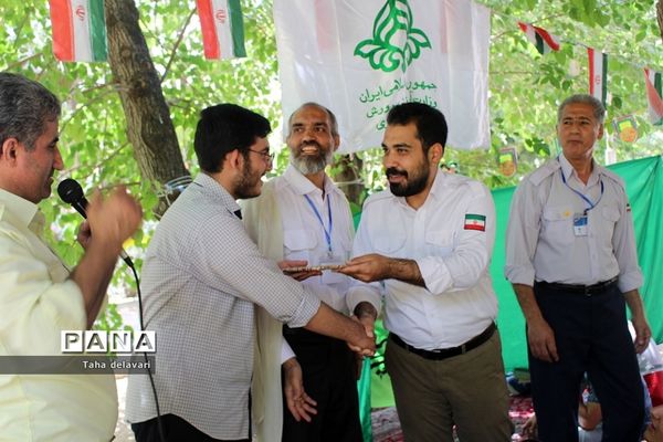 برگزاری اولین نماز جماعت گروه دوم اردوی یاورمربیان پیشتاز شهرستان‌های تهران