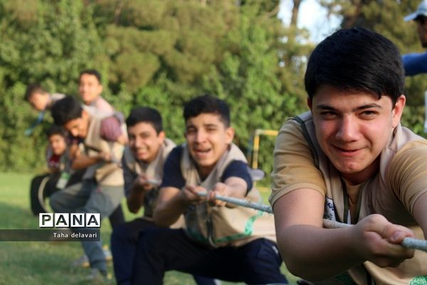 مسابقات طناب‌کشی در اردوی یاورمربیان سازمان دانش‌آموزی شهرستان‌های تهران