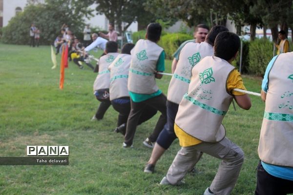 مسابقات طناب‌کشی در اردوی یاورمربیان سازمان دانش‌آموزی شهرستان‌های تهران