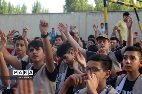مسابقات طناب‌کشی در اردوی یاورمربیان سازمان دانش‌آموزی شهرستان‌های تهران