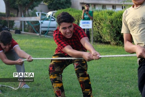 مسابقات طناب‌کشی در اردوی یاورمربیان سازمان دانش‌آموزی شهرستان‌های تهران