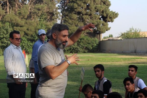 مسابقات طناب‌کشی در اردوی یاورمربیان سازمان دانش‌آموزی شهرستان‌های تهران