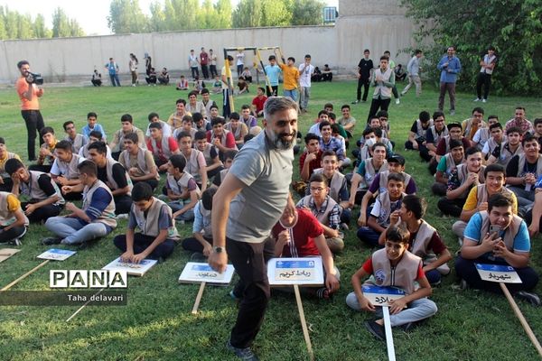 مسابقات طناب‌کشی در اردوی یاورمربیان سازمان دانش‌آموزی شهرستان‌های تهران