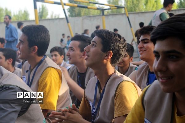 مسابقات طناب‌کشی در اردوی یاورمربیان سازمان دانش‌آموزی شهرستان‌های تهران
