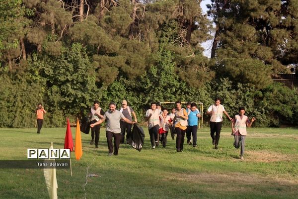 مسابقات طناب‌کشی در اردوی یاورمربیان سازمان دانش‌آموزی شهرستان‌های تهران