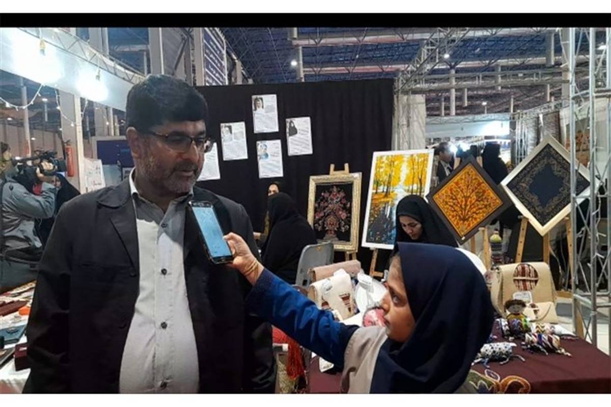 حضور فعال هنرستان‌های منطقه تبادکان در نمایشگاه خانواده مهرانه