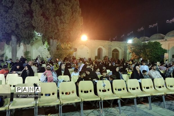 آیین سیاه‌پوشان و تربت‌خوران در حرم مطهر حضرت علی بن حمزه(ع)