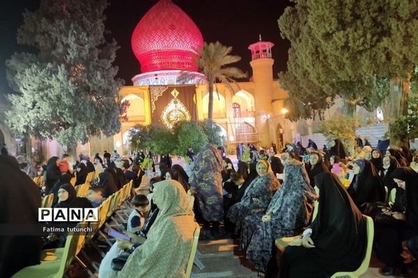 آیین سیاه‌پوشان و تربت‌خوران در حرم مطهر حضرت علی بن حمزه(ع)