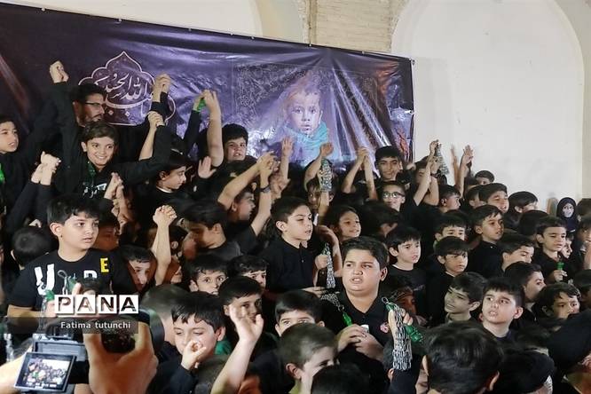 آیین سیاهپوشان و تربتخوران در حرم مطهر حضرت علی بن حمزه(ع)