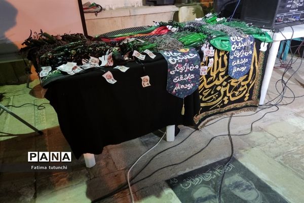 آیین سیاه‌پوشان و تربت‌خوران در حرم مطهر حضرت علی بن حمزه(ع)