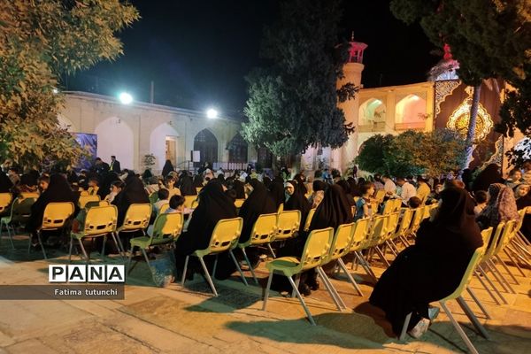 آیین سیاه‌پوشان و تربت‌خوران در حرم مطهر حضرت علی بن حمزه(ع)